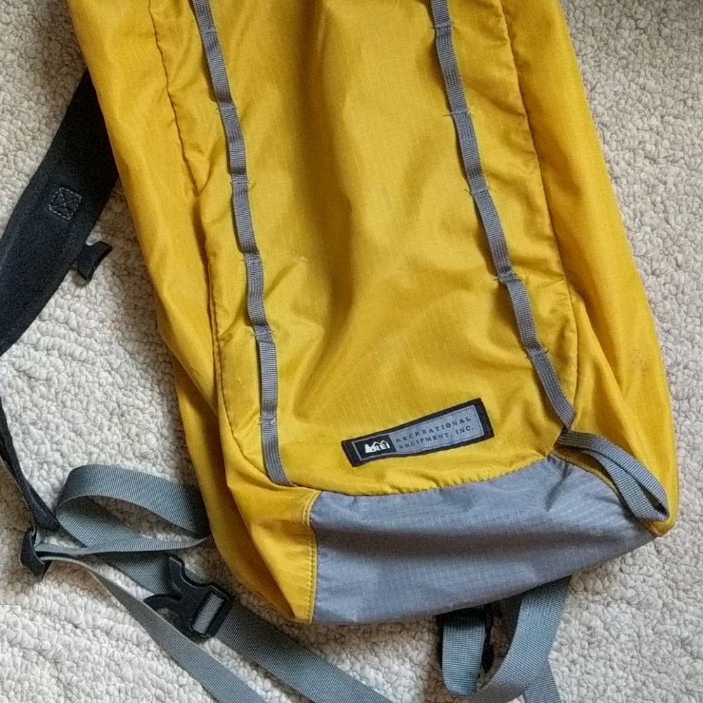 REI flash 18 daypack